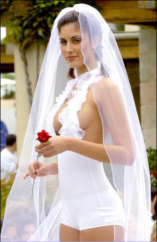 Archivo:Wedding Dress.jpg