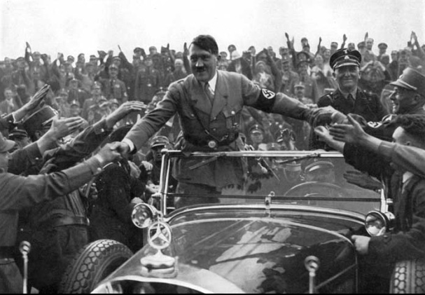 Archivo:Hitler celebridad.jpg