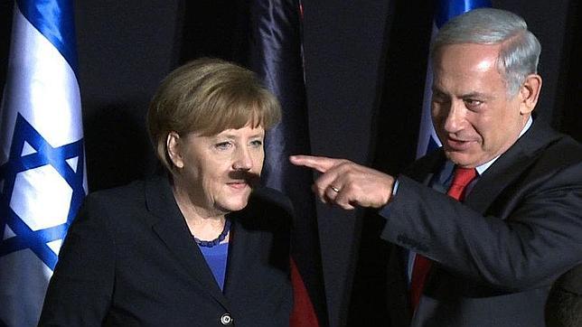 Archivo:Merkel-bigote-hitler.jpg