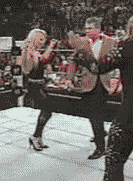 Archivo:Vince McMahon dancing.gif