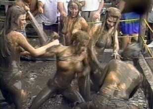 Archivo:Mud wrestling 50.JPG
