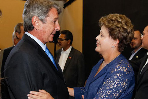 Archivo:Collor-e-Dilma.jpg