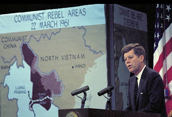 Archivo:Kennedys limited war campaign.jpg