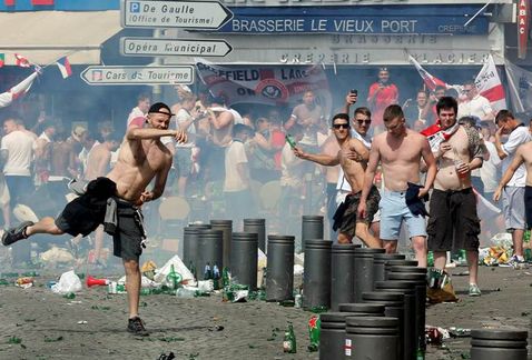 Archivo:Hooligans Ultras Inglaterra Rusia.jpg
