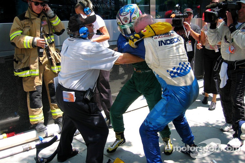 Archivo:Indycar-san-jose-2006-the-alex-tagliani-vs-paul-tracy-fight.jpg