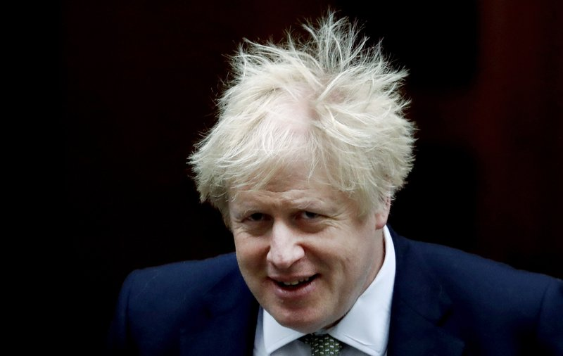 Archivo:Boris Johnson con el pelo de Trump.png