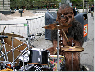 Archivo:Chewbacca on Drums.jpg