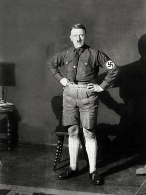 Archivo:Hitler Shorts.jpg