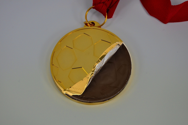 Archivo:Medalla-champions-chocolate.jpg