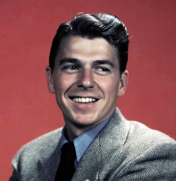 Archivo:Ronald Reagan joven.jpg