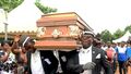 Meme-africanos-ataud.jpg