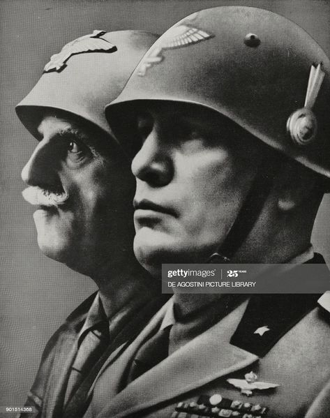 Archivo:Mussolini y victor manuel iii.jpg