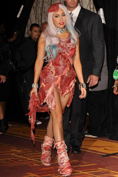 Archivo:Vogue news 827168650.jpg