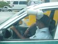 Moderno taxi cancunense con tecnologia de aire acondicionado de ultima generacion