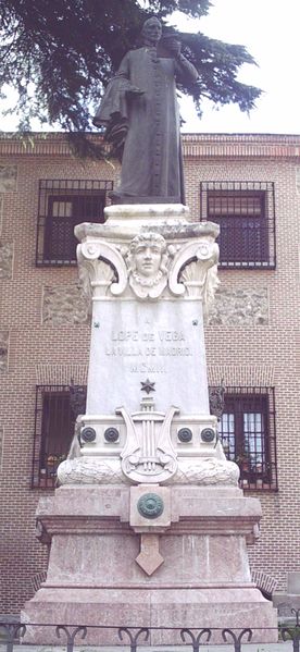 Archivo:Monumento a Lope de Vega (Madrid) 01.jpg