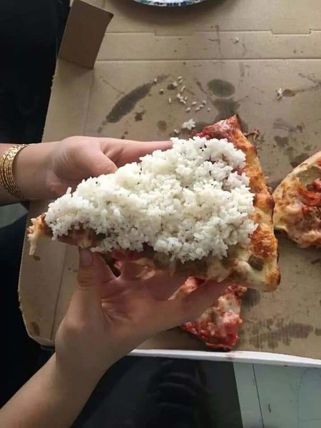 Archivo:Pizza con arroz.jpg