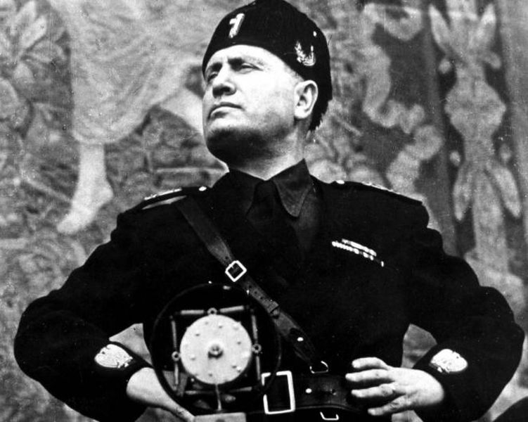 Archivo:Mussolini.jpg