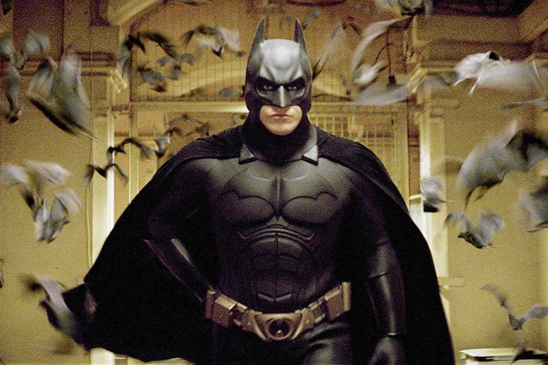 Archivo:Batman y los murciélagos de Begins.png