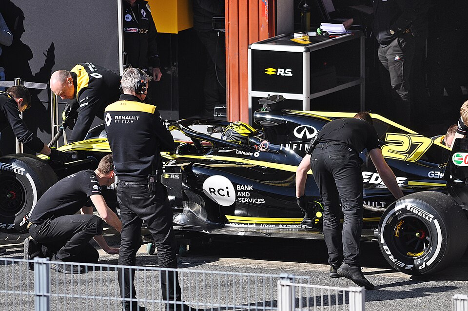 Archivo:Niko Hülkenberg-Renault-2019 (3).jpg