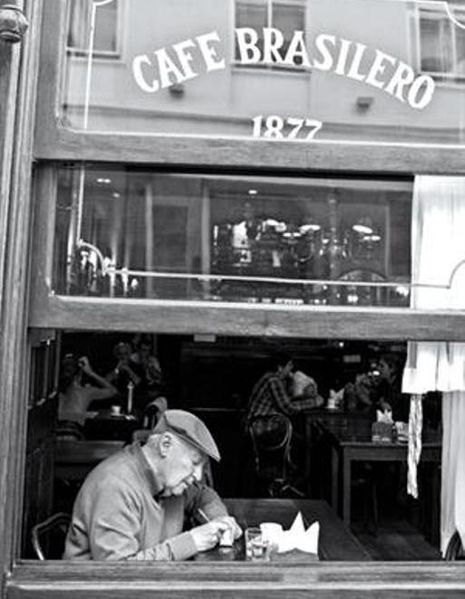 Archivo:Galeano-café.jpg