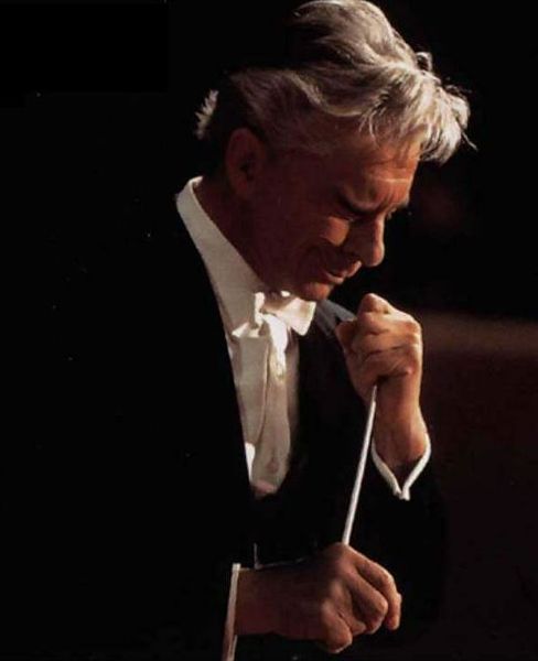 Archivo:Karajan riendose2.JPG