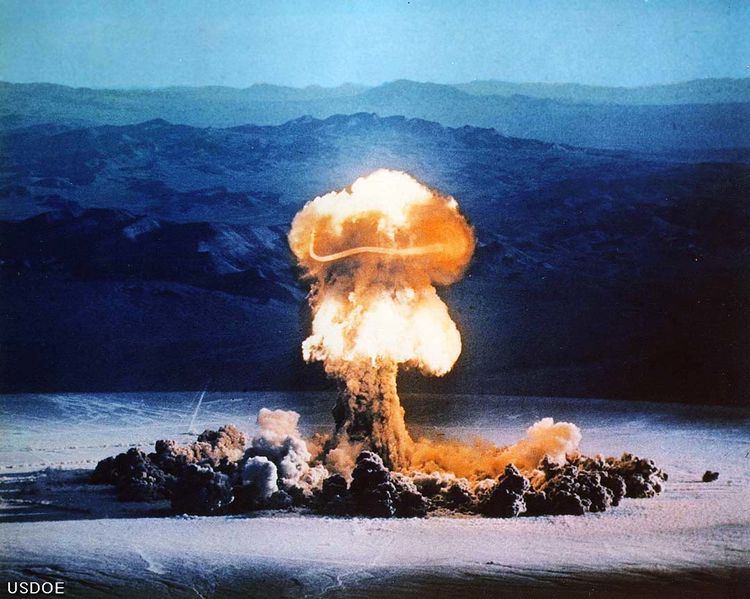 Archivo:Atomic explosion.jpg