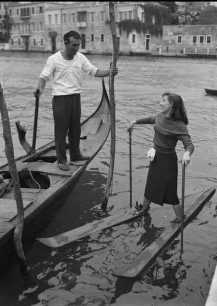 Archivo:Venecia caminando.jpg