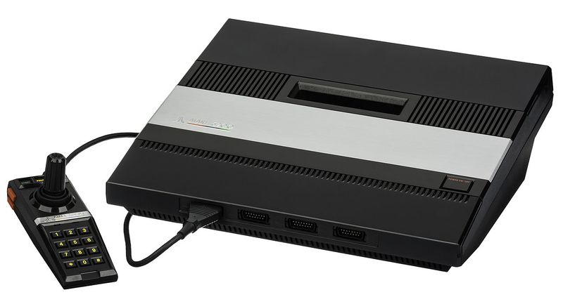 Archivo:Atari-5200-4-Port-wController-L.jpg