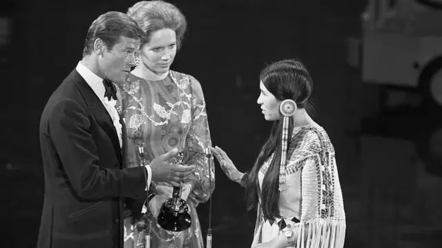 Archivo:Littlefeather oscars.webp