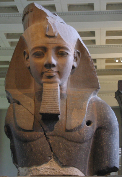 Archivo:Busto di Ramesse II.png