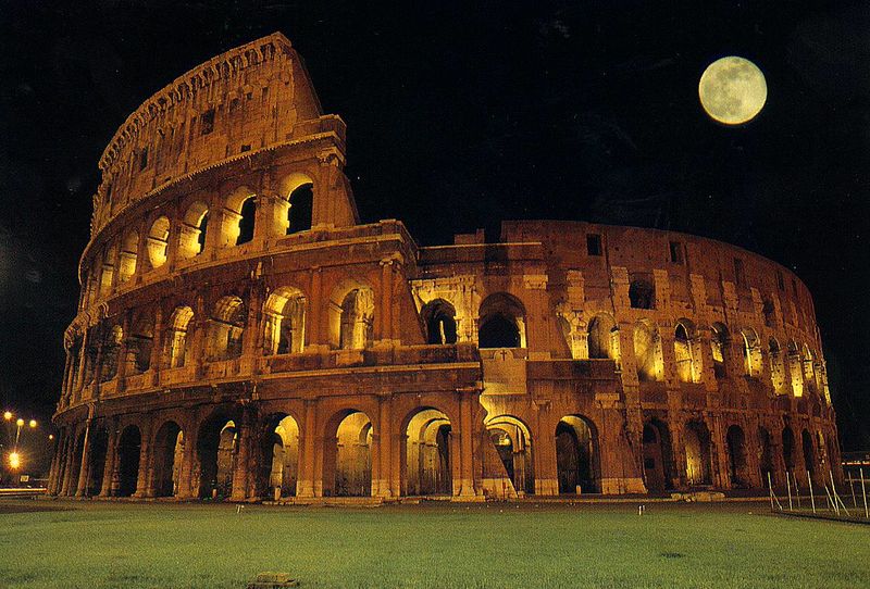 Archivo:Coliseo 2.jpg