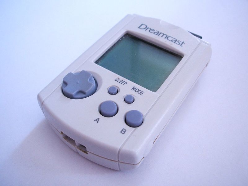 Archivo:Dreamcast-VMU.jpg