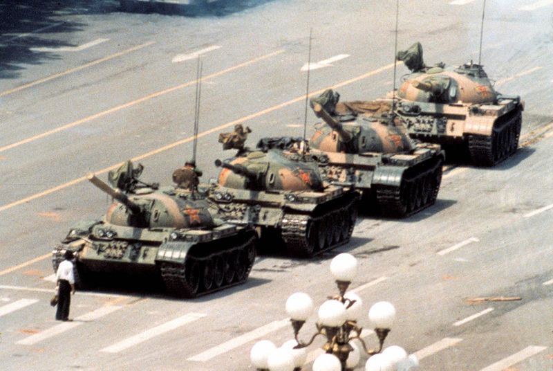 Archivo:Tiananmen Tank Man.jpg