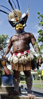 Soubor:Kmenovy nacelnik Papua-Nova Guinea.gif