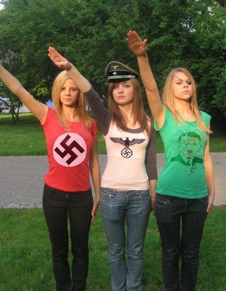 Soubor:Hitler fans.jpg