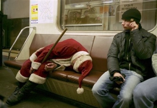 Soubor:Drunk santa train-550x379.jpg