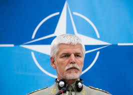 Soubor:Pavel v NATO.jpg
