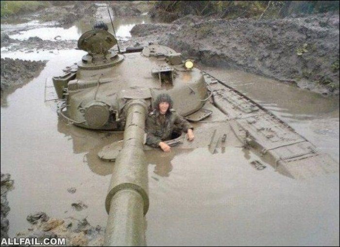 Soubor:KV-2 tank bahenní.jpg