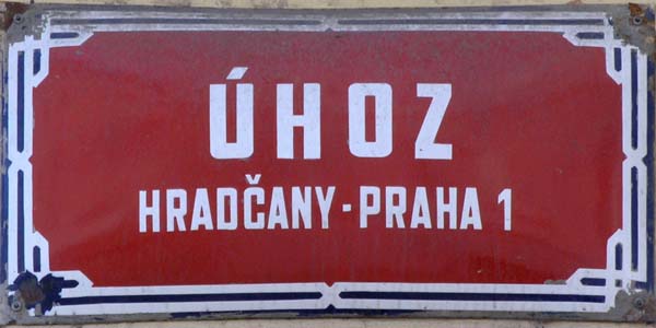 Soubor:Praha, Hradcany Uhoz (cedule).jpg