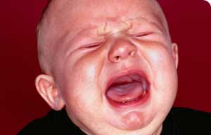 Soubor:Baby crying closeup.jpg