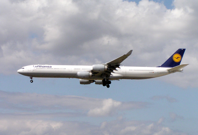 Soubor:800px-Lufthansa A340-600 D-AIHF.jpg