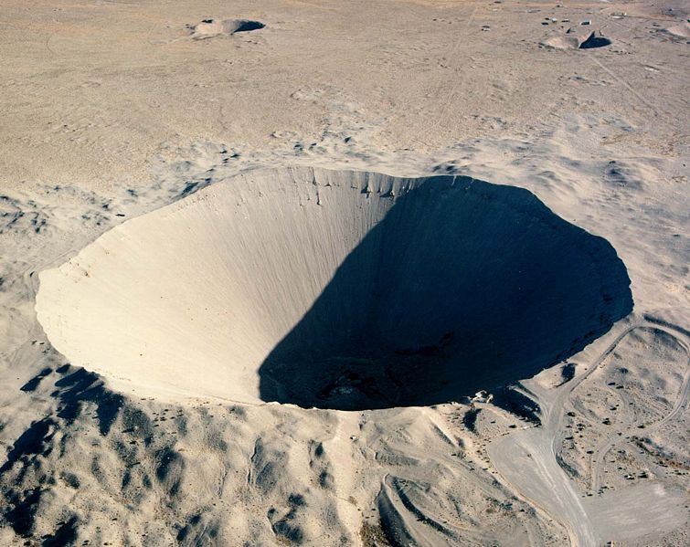 Soubor:Sedan Plowshare Crater.jpg