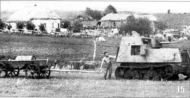 Soubor:Sovětský obrněný traktor.jpg