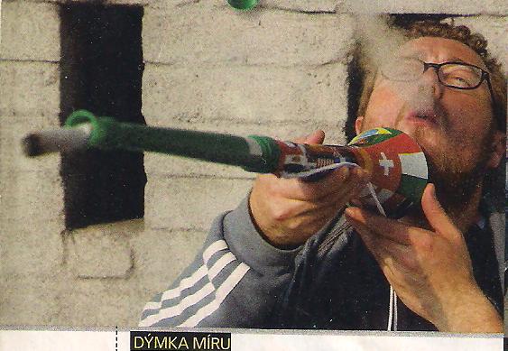 Soubor:Vuvuzela dymka.JPG