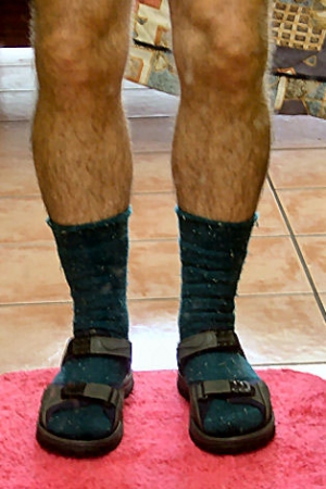 Soubor:Socks and sandals-433909981.jpg