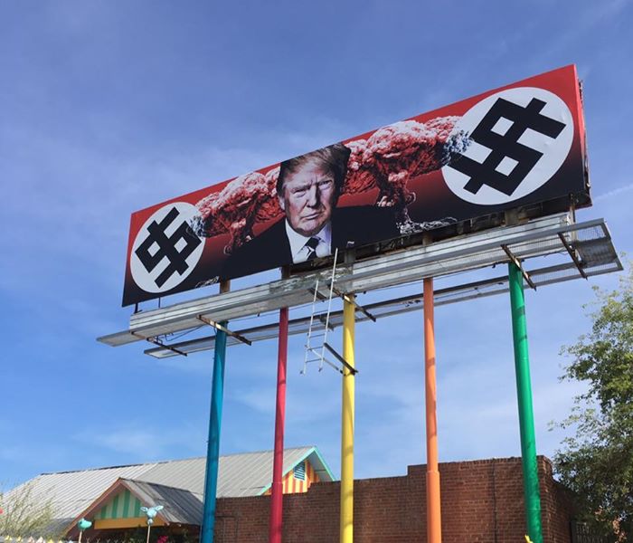 Soubor:AntiTrump billboard.jpg