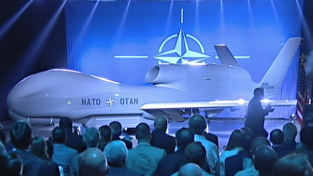Soubor:NATO uctivani dronu.jpg