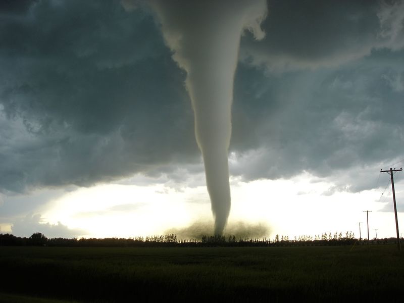 Soubor:Manitoba tornado 2007.jpg