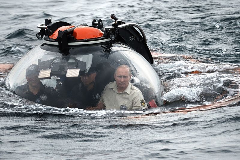 Soubor:Putin v ponorce.jpg