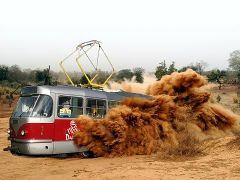 Služební jízda bojové tramvaje - testování na Dakar 08. Měla soupeřit s Čaginem v kategorii kamionů (kategorie tramvají zatím není homologována) bohužel závod byl zrušen...
